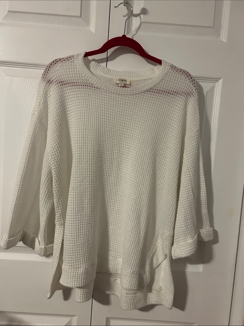 Women’s Size M Umgee White Waffle Knit Scoop Neck Sweater